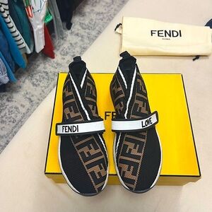 FENDI - Love Sneakers